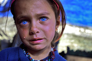 Mavi Gözlü Ağlayan Kız